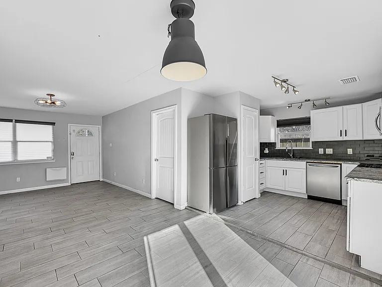 6705 Sherwood Dr — Photo 1