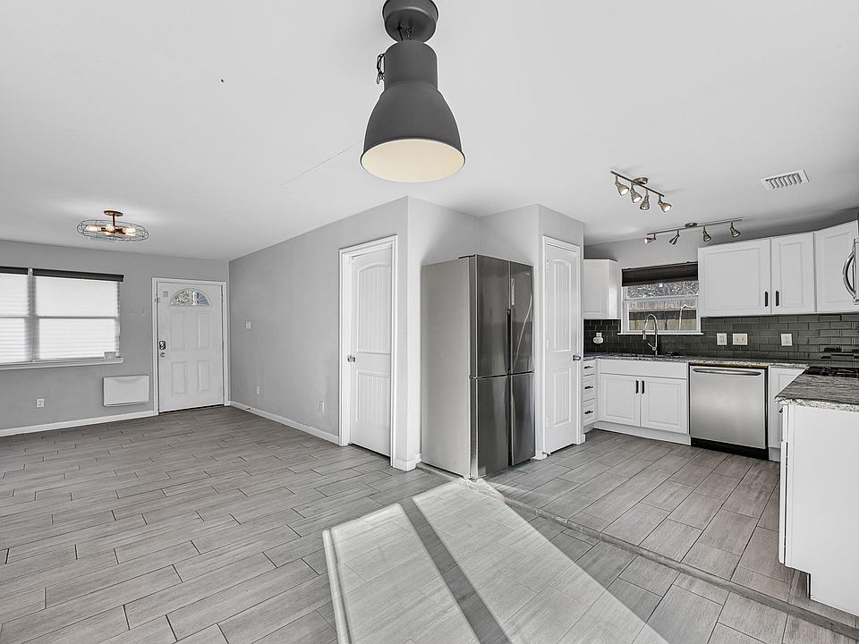 1st image of 6705 Sherwood Dr