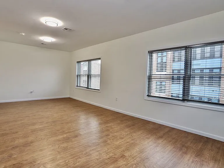 143 Zabriskie St #2D — Photo 5