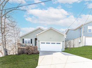 8004 Pine Ln, Rogers, AR 72756