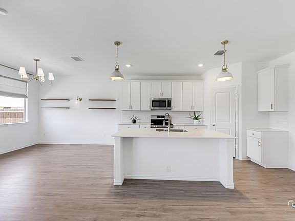 5th image of 5028 Waterway Dr