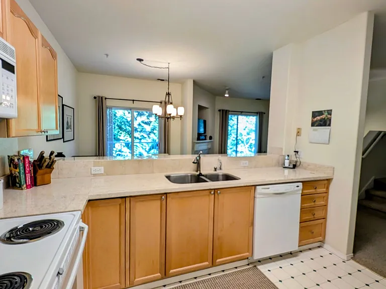 12118 NE 171st Pl #E203 — Photo 9
