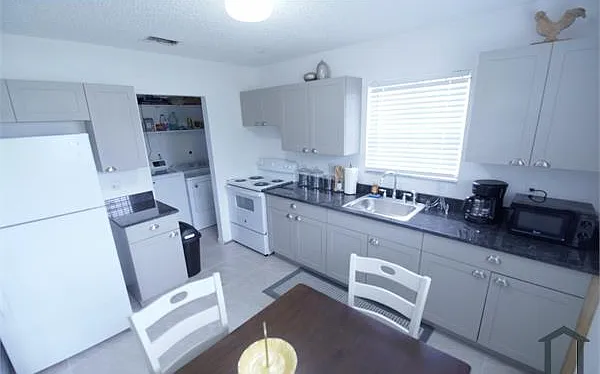 2 bed, $2,000 — Photo 3