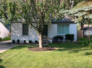 204 Moross Rd, Grosse Pointe Farms, MI 48236