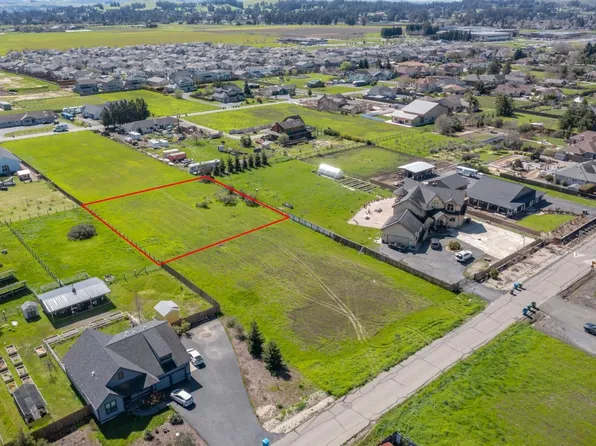 1952 Alice Drive, Penngrove, CA 94951