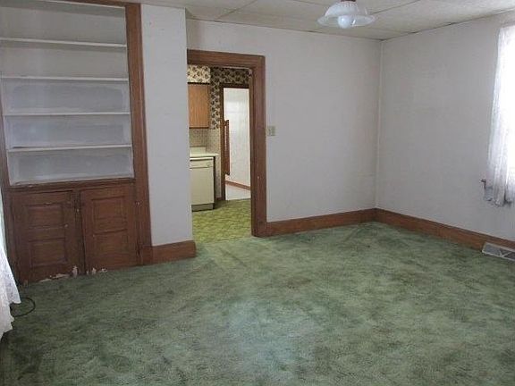4th image of 620 Spruce St