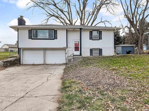 5106 Oaks Ln, Omaha, NE 68137
