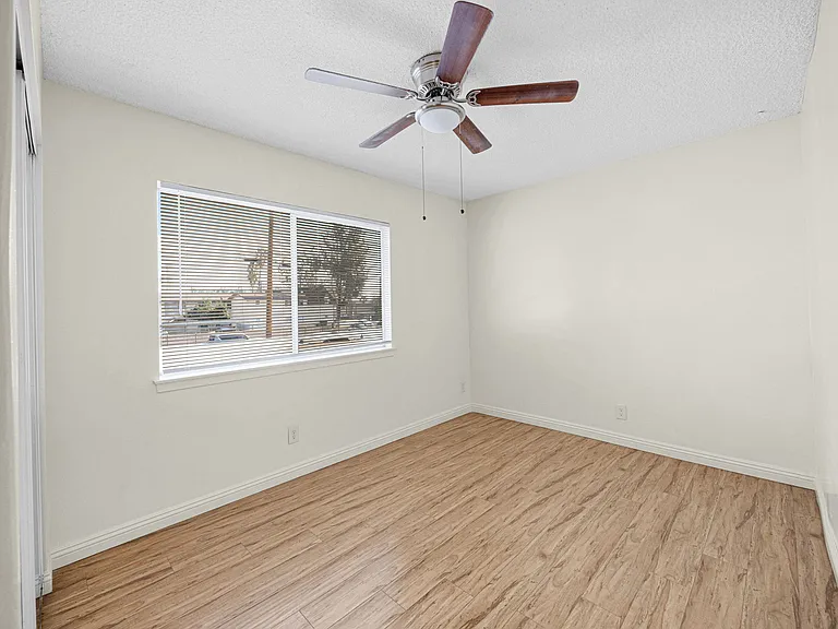 Golden Date Apartments — Photo 19