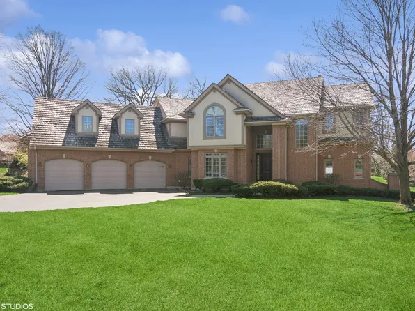 5561 Hilltop Ln, Libertyville, IL 60048