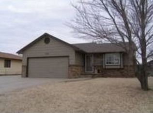 1302 E Dirck St, Haysville, KS 67060