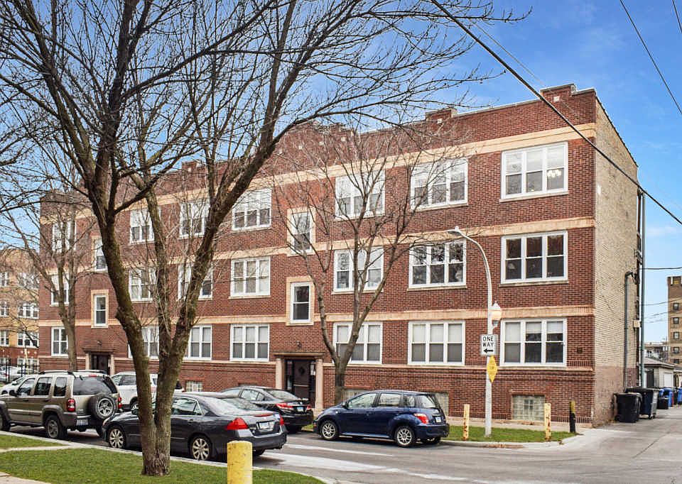 1st image of 3214 W Leland Ave #3C