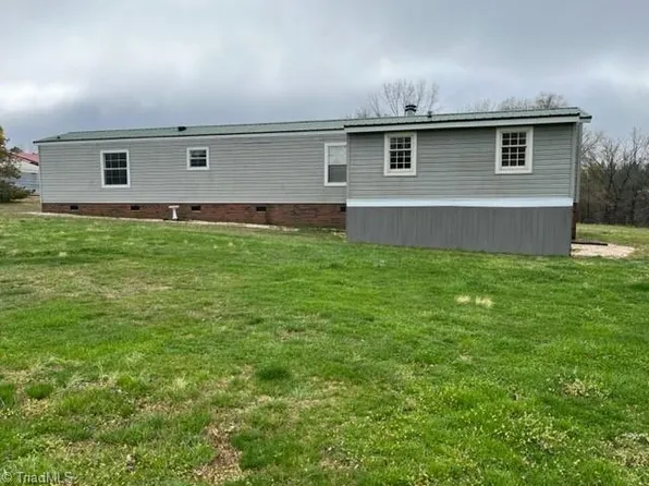 225 Arrowbrook Rd, Harmony, NC 28634