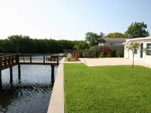 9431 Sun Isle Dr NE, Saint Petersburg, FL 33702