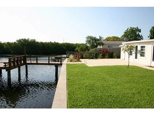 9431 Sun Isle Dr NE Photo 1
