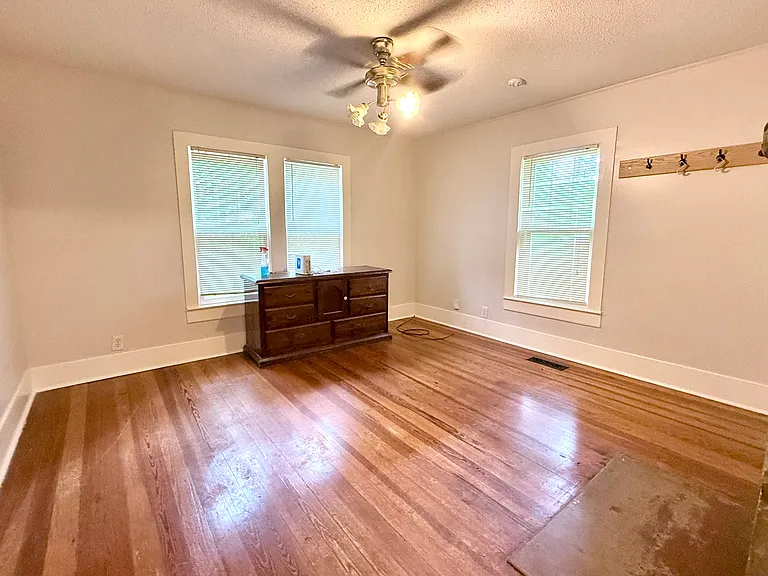 2415 Virginia Blvd NW — Photo 7