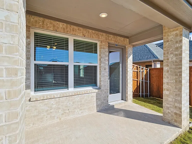 405 Portina Dr — Photo 17