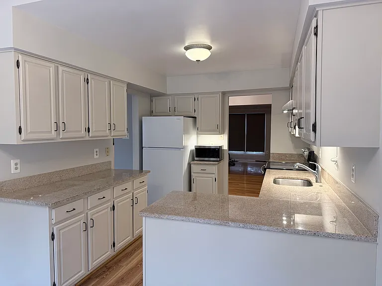 Eat in kitchen