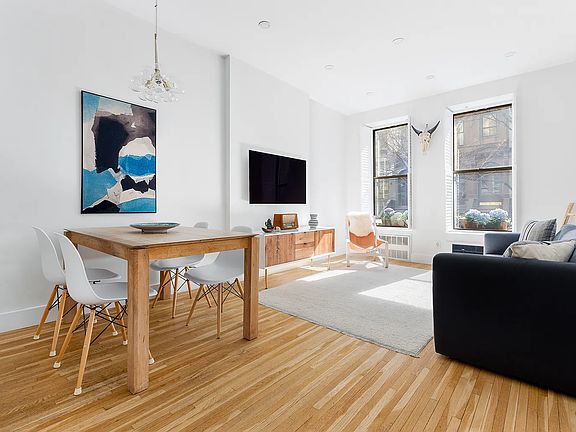 2nd image of 155 W 80th St