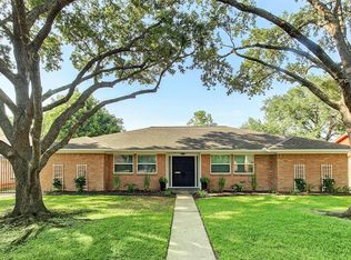 5806 Valkeith Dr, Houston, TX 77096