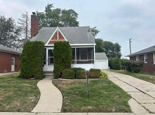 22121 Englehardt St, Saint Clair Shores, MI 48080