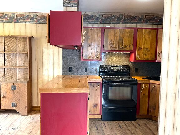 5th image of 3022 Spruce Ave