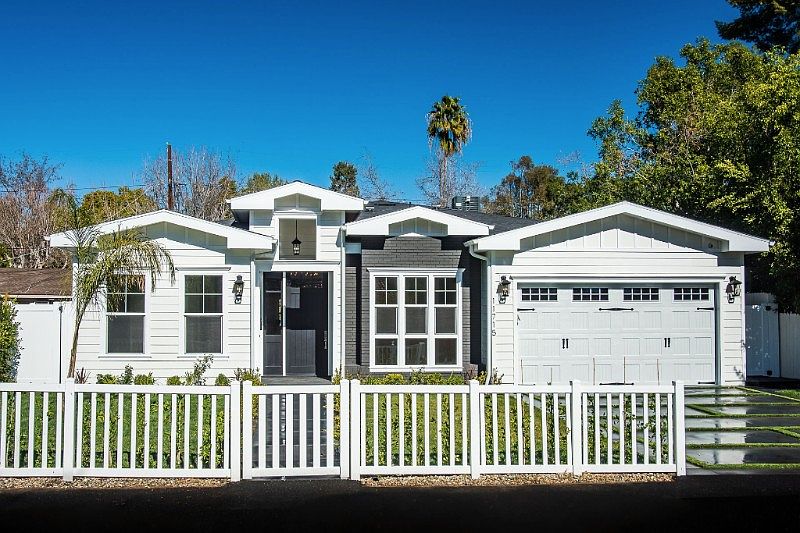 1st image of 11715 La Maida St