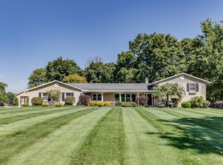 3547 Smith Kramer St NE, Hartville, OH 44632
