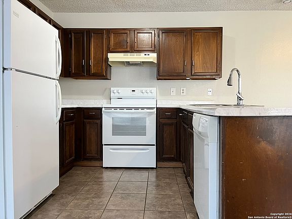 3rd image of 8415 CRANBERRY HILL