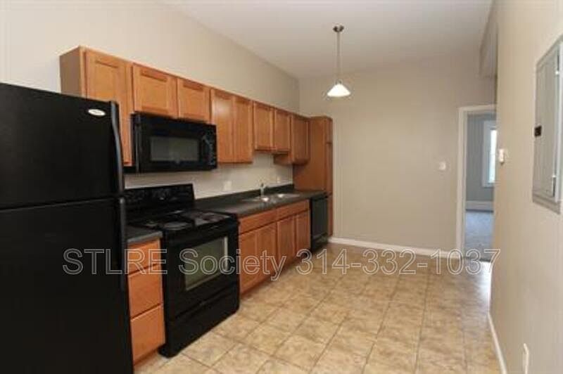 1st image of 227 W Steins St #1F