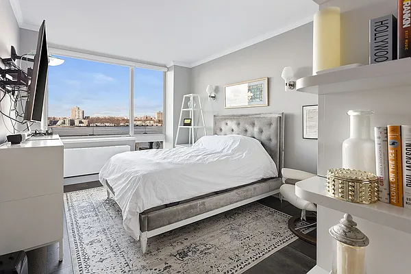 Sold by BLU Real Estate | media 6