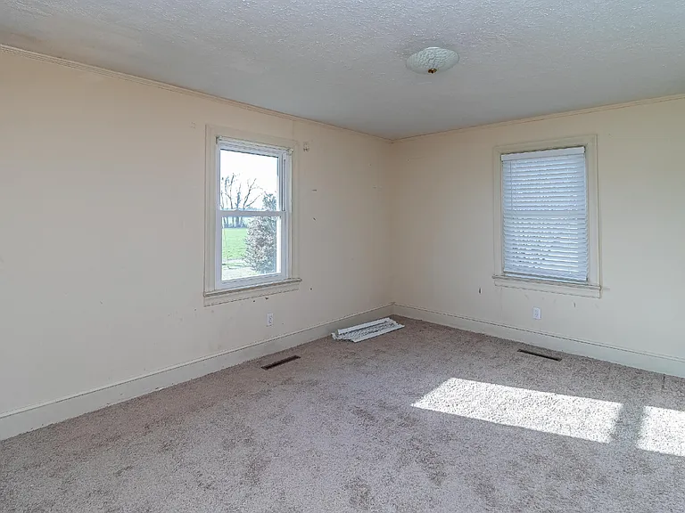 1296 Country Club Rd — Photo 16