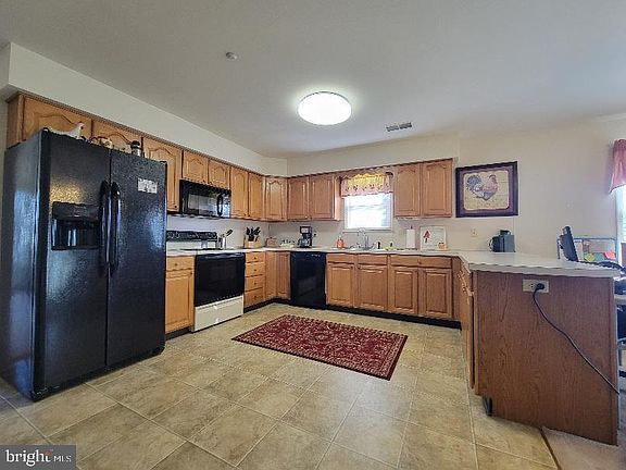 5th image of 157 Buttercup Dr