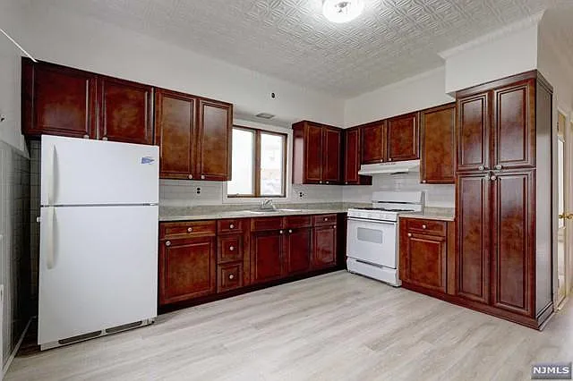 Building Photo - 58 Westervelt Ave #1