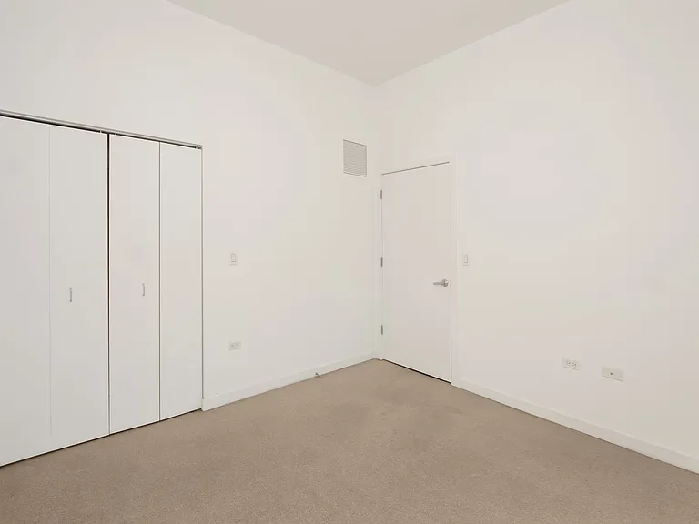 235 W Van Buren St #4616 — Photo 15