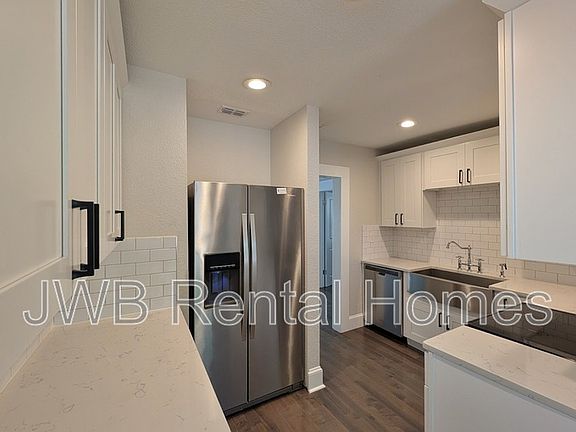 4th image of 3851 Boone Park Ave