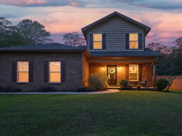 15174 Green Cir, Northport, AL 35475