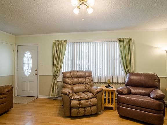 2nd image of 4111 Lagrange Dr