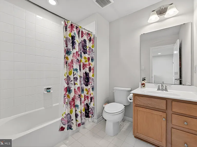 40 Gina Dr — Photo 37