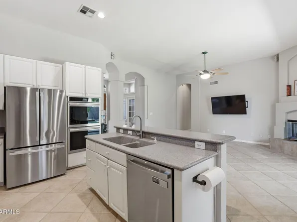5677 W MONONA Drive, Glendale, AZ 85308