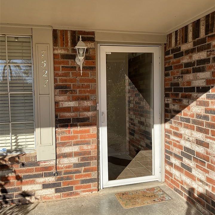 2nd image of 7527 NW Rolando Rd