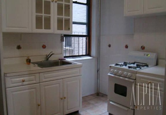 Eat-in-kitchen