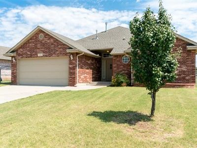 608 N Markwell Ave, Moore, OK, 73160