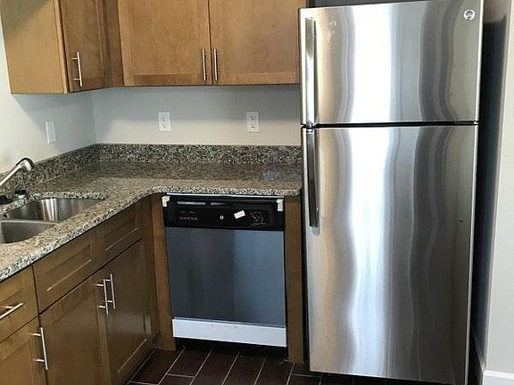 3rd image of 110 Hickory Hill Ct APT 10