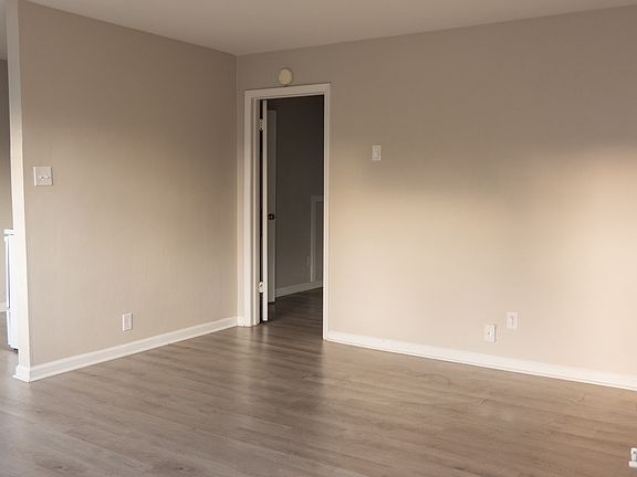 4th image of 1250 Little Bay Ave APT 1