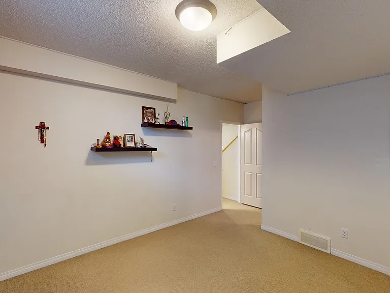23 Chapala Close SE — Photo 39