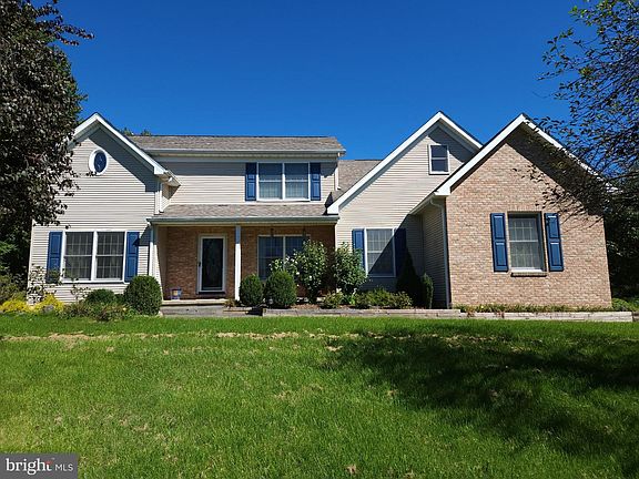 3rd image of 615 Meeks Ln