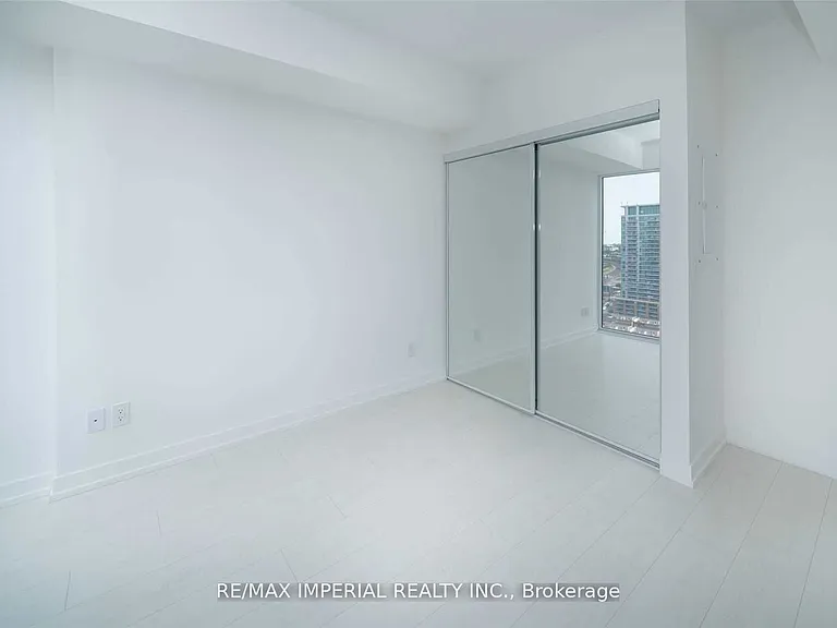 19 Western Battery Rd #2211 — Photo 19