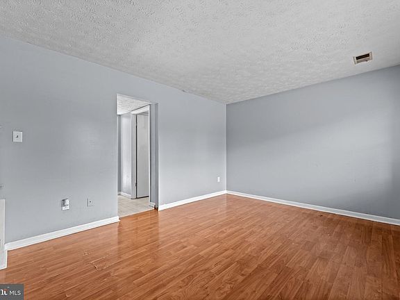 4th image of 5260 Mulberry Ct