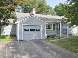 6 Dahlia St, Warwick, RI 02888