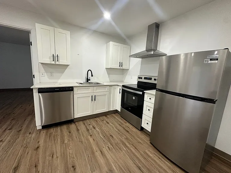 University Park Apartments near Cornell University — Photo 619